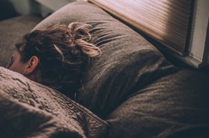 The Sleep Survival Guide for Moms — 6 Ways to Prioritize Sleep